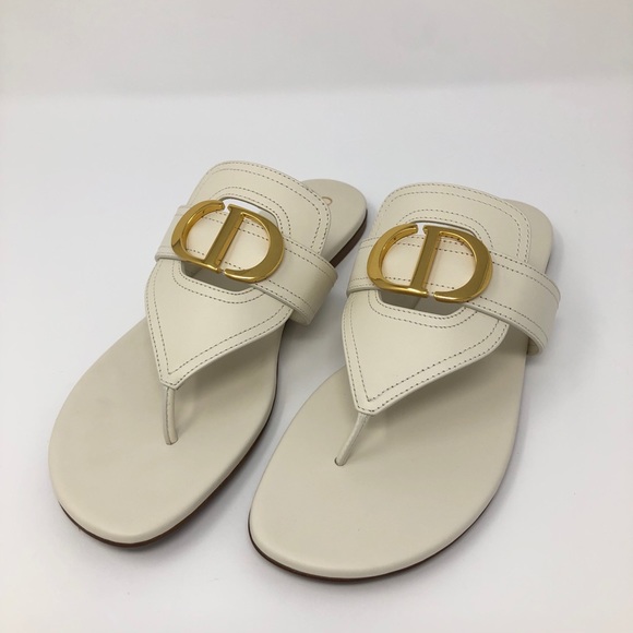 30 montaigne flat thong